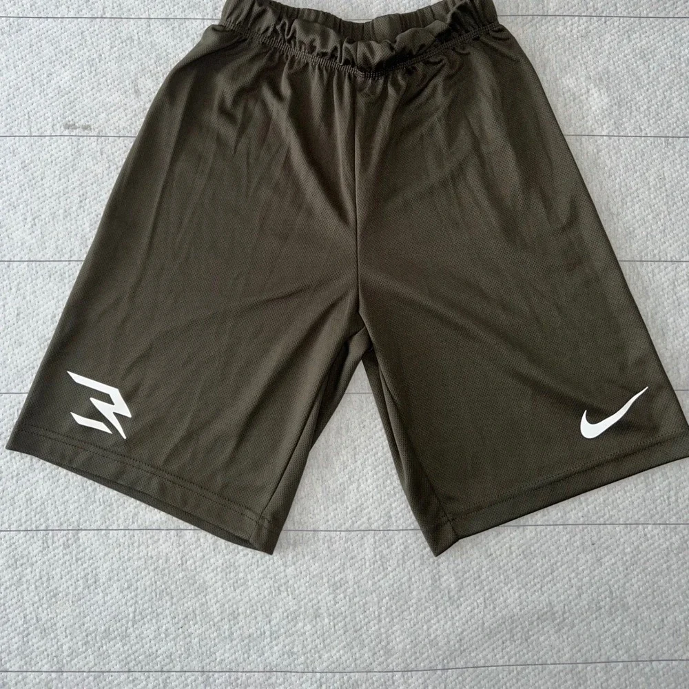 Nike 3 Brand Russell Wilson Boys Large Olive Green Athletic Shorts Kids L 12-13
